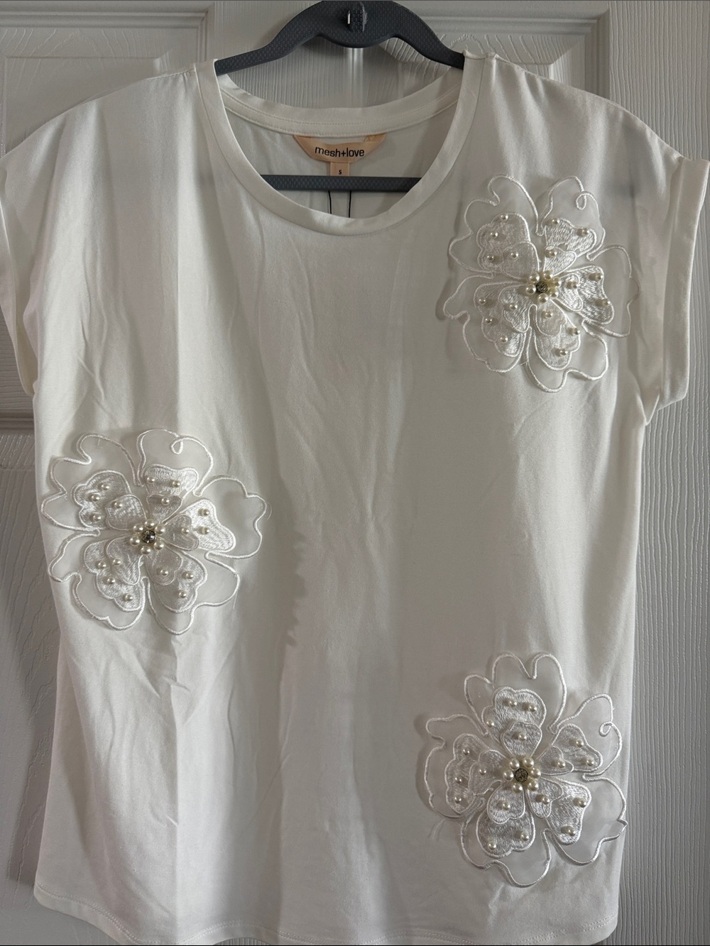 White Short-Sleeve Floral Appliqué Tee